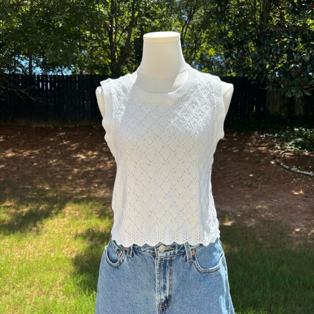 90s vintage Jasmine Taylor New York white sleeveless knit sweater top 🕊️